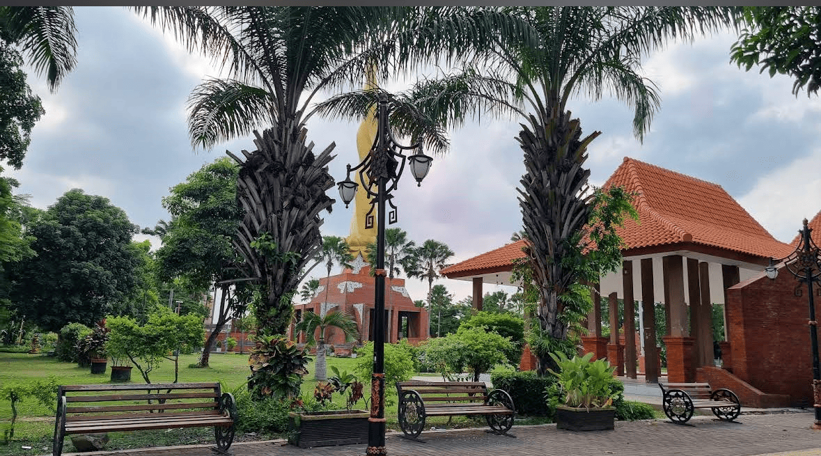 KOMPLEKS ALUN-ALUN WIRARAJA