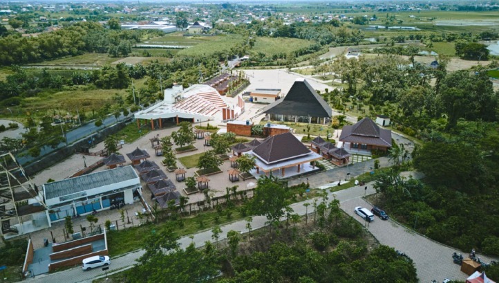 TAMAN BAHARI MOJOPAHIT