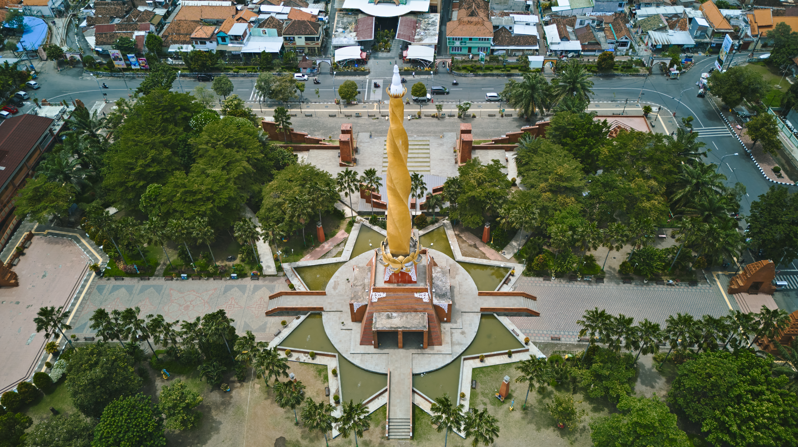 KOMPLEKS ALUN-ALUN WIRARAJA