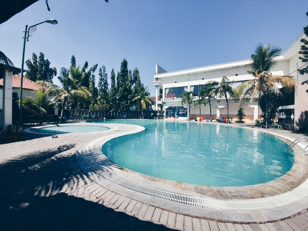Royal Executive Swimming Pool